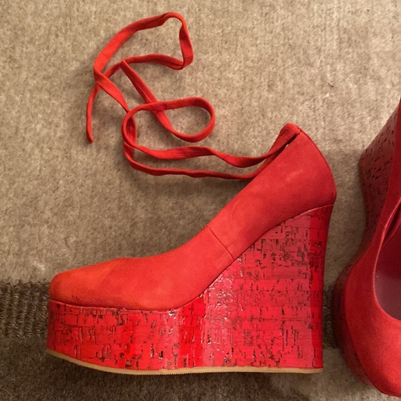 Vicini Red suede ankle wrap wedges with a 5 inch heel Moana half inch platform - Picture 3 of 7